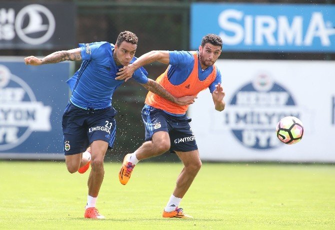 Fenerbahçe, Yeni Sezon Hazırlıklarını Sürdürüyor