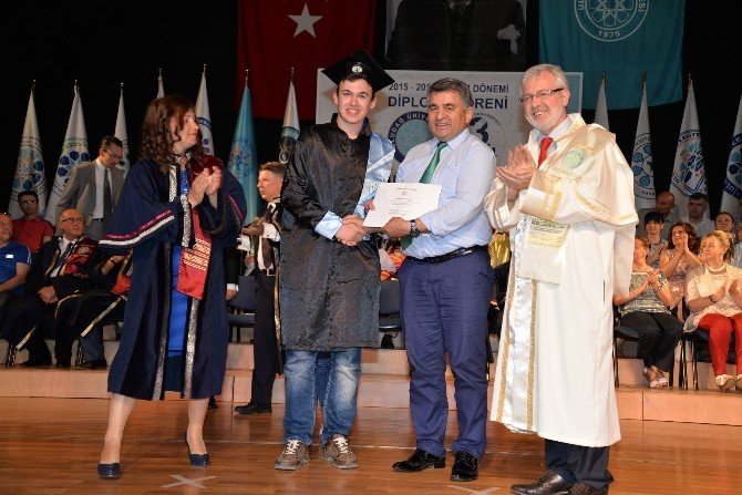 Uü’de Mezuniyet Coşkusu