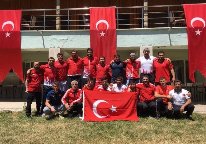 Güreş Camiası Darbeye Karşı Ayakta