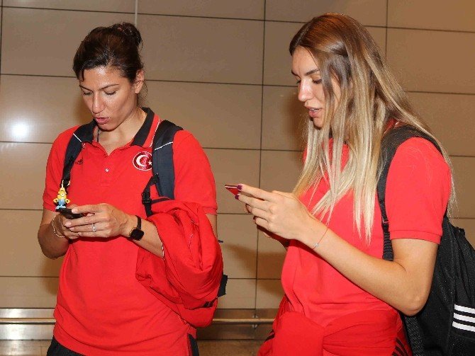 A Milli Kadın Basketbol Takımı, İstanbul’a Döndü