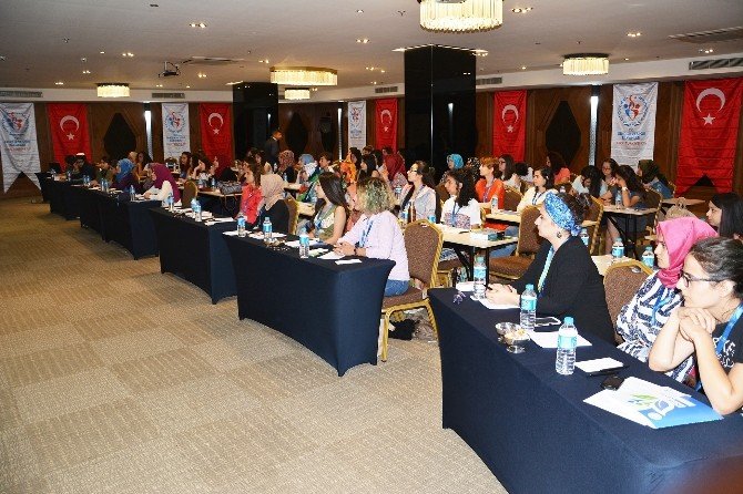 Yeşilçam’ın Yakışıklı Jönü Ediz Hun Gençlerle Buluşuyor