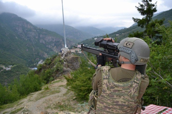 Trabzon’un Maçka İlçesinde 3 Polisi Şehit Eden 4’ü Polis 5 Kişiyi Yaralayan Teröristler Çember Altına Alındı