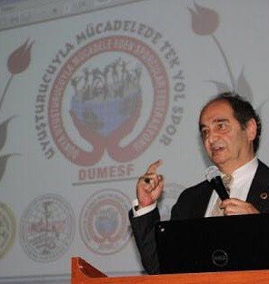 Ilıcak: "Demokrasinin Yanındayız"
