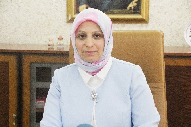 Türkiye’deki İlk Başörtülü İl Milli Eğitim Müdürü Projelerini Açıkladı