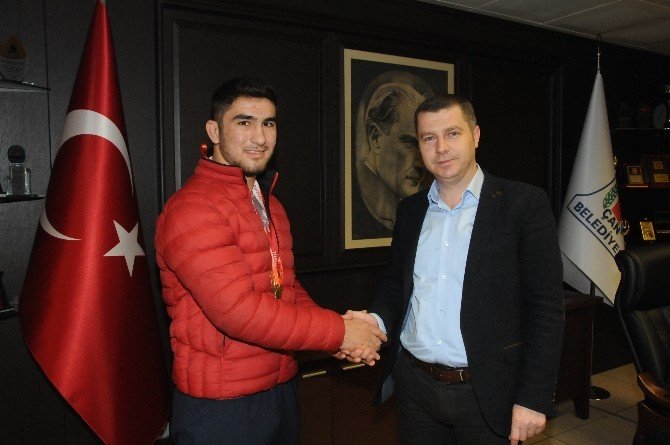 Çanakkaleli Feyzullah Aktürk, Avrupa Şampiyonu Oldu