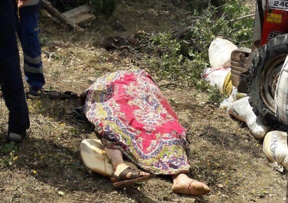 Çorum’da Traktör Devrildi : 1 Ölü, 2 Yaralı