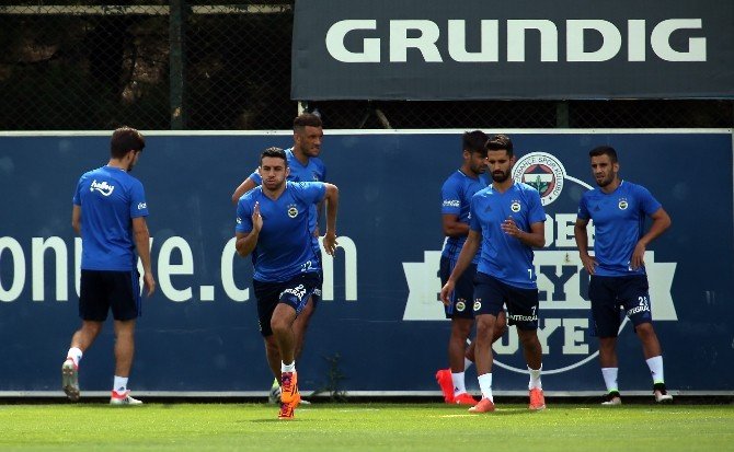 Fenerbahçe Hazırlıklarını Sürdürüyor