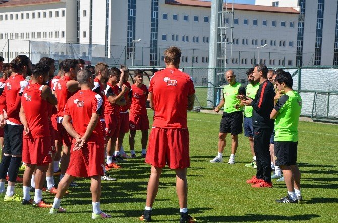 Alpay Özalan, "5-6 Transferden Sonra Takımımızı Kurmuş Olacağız"