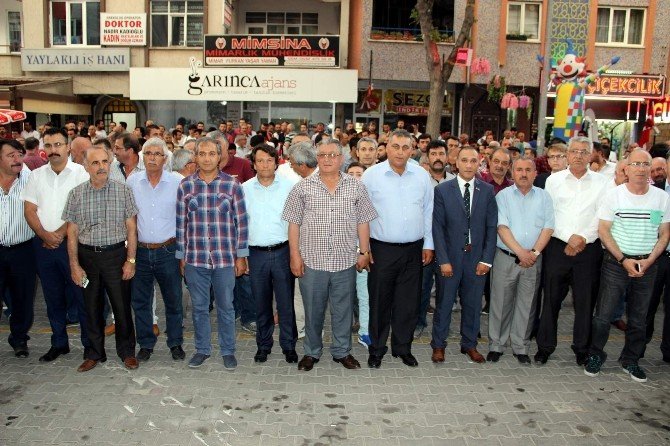 Ülkü Ocakları Darbe Şehitleri İçin Mevlit Okuttu