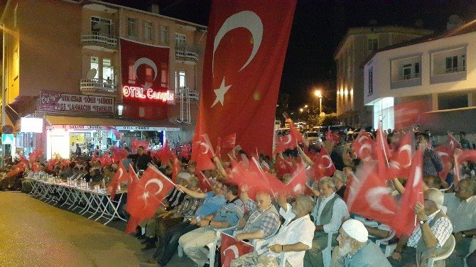 Bekiroğlu’ndan Kargı’da Demokrasi Nöbetine Destek
