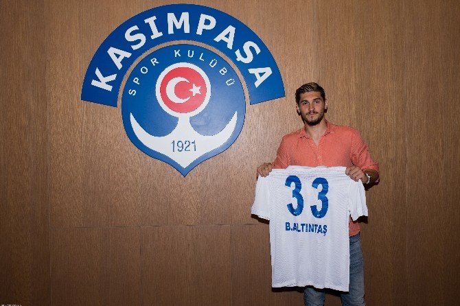 Kasımpaşa, Batuhan Altıntaş’ı Renklerine Bağladı