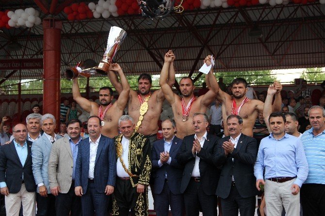 Recep Kara Altın Kemeri Taktı