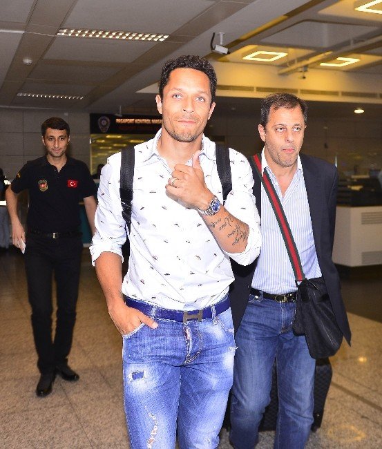Adriano Correia, İstanbul’a Geldi