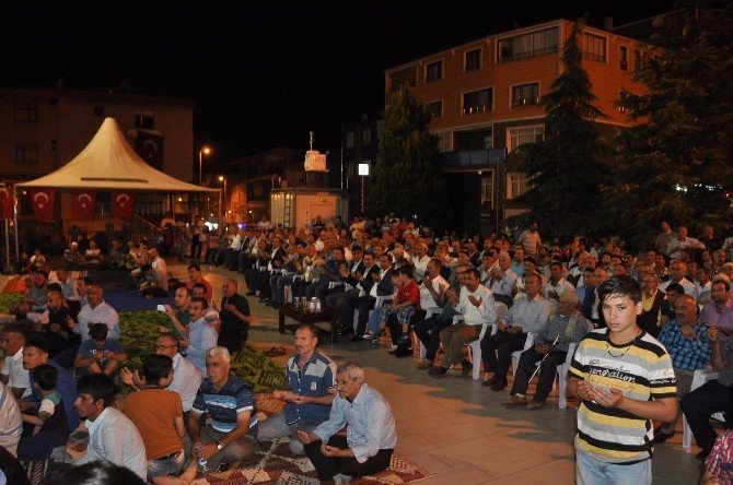 Dilovası’nda Şehitler İçin Mevlit Okutuldu