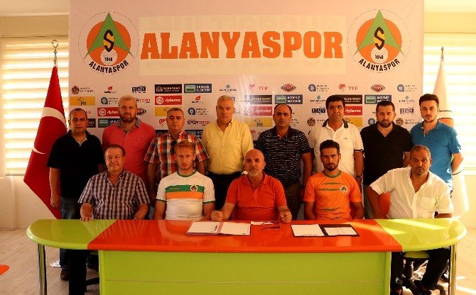 Alanyaspor’da Çifte İmza
