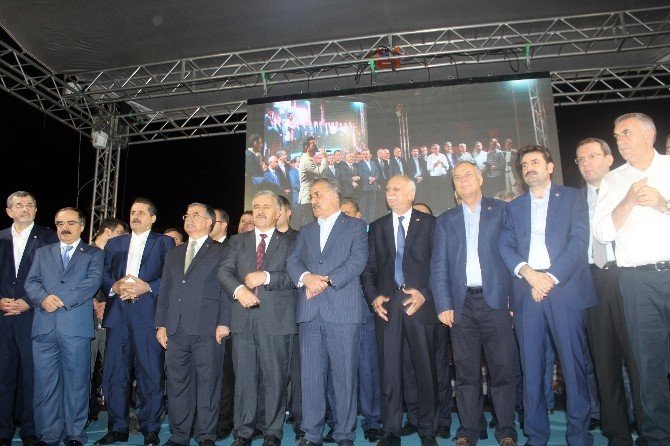 Bakanlar Kent Meydanında Vatandaşa Seslendi