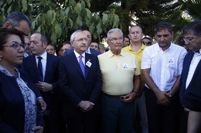 Kılıçdaroğlu Ve Baykal Yan Yana Saf Tuttu