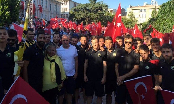 Tekirdağspor Tam Kadro Demokrasi İçin Yürüdü