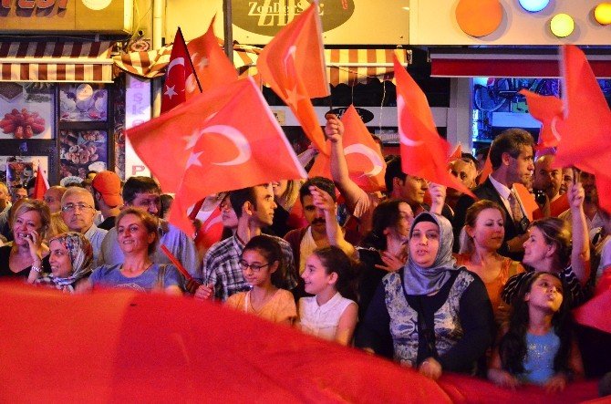 Eski Bakan Hasan Celal Güzel’den Darbe Girişimi Yorumu