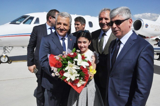 Bakan Ahmet Arslan Kars’ta