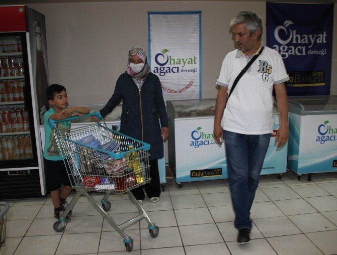 10 Yıllık Eşine Böbreğini Verdi