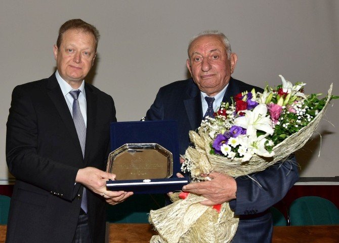 Hekimoğlu’na Trabzon’a Hizmet Ödülü