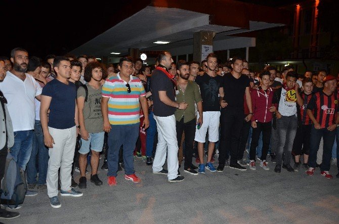Erkan Zengin’e Eskişehirli Taraftarlardan Coşkulu Karşılama