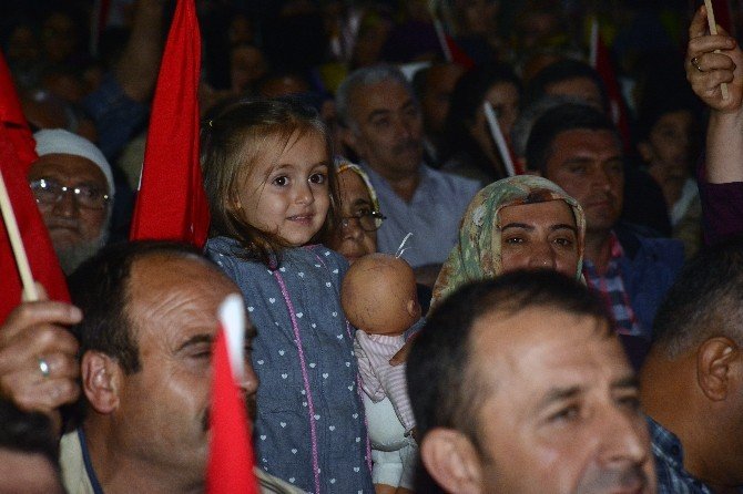 Fetö’nün Darbe Girişimine Aşıklar’dan Sert Göndermeler