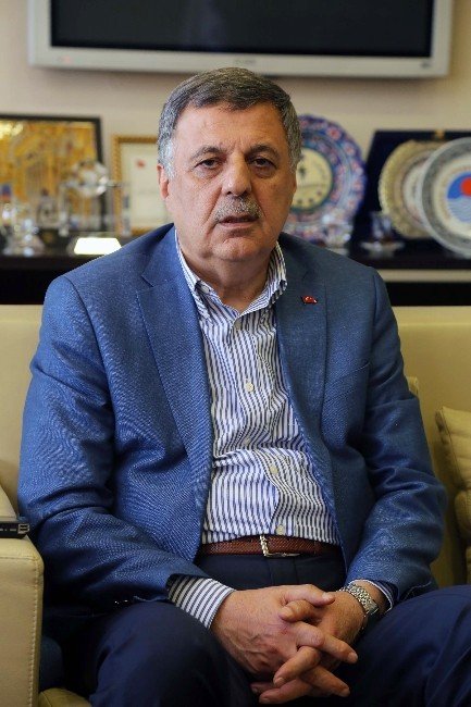 Pakdil: "Millet Kendisine Oynanan Bu Oyunu Bozdu"