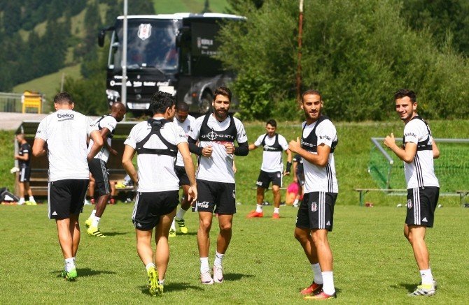 Beşiktaş Yeni Sezon Hazırlıklarını Sürdürüyor