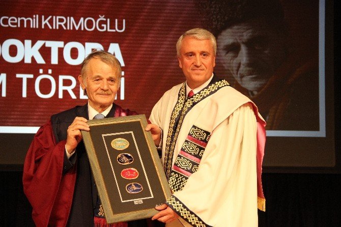 Anadolu Üniversitesi’nden Kırım Tatarları Lideri Kırımoğlu’na ‘Fahri Doktora’ Unvanı