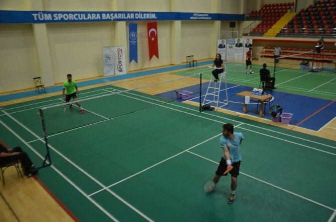 Badminton Süper Lig Müsabakaları Bafra’da Başladı