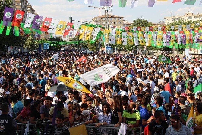 Diyarbakır’da Hdp ‘Darbeye Hayır Demokrasi Hemen Şimdi’ Mitingi Yaptı