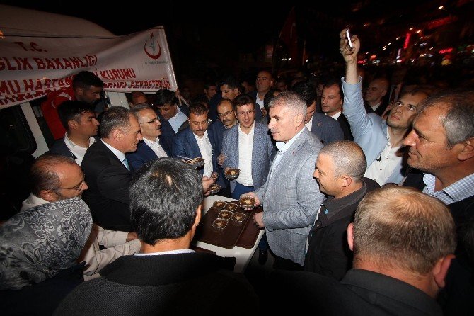 Bakan Ağbal Memleketinde Demokrasi Nöbetinde