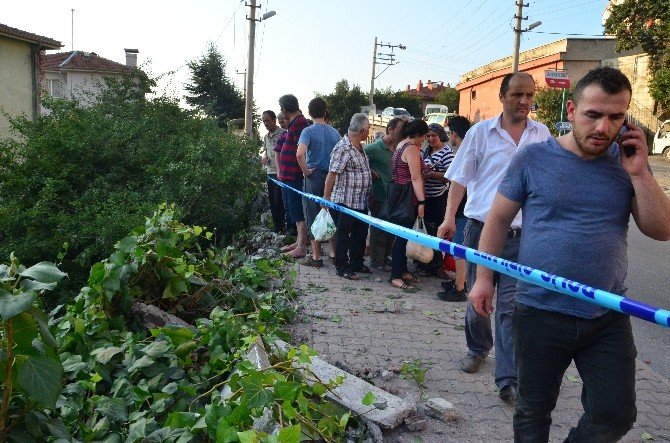 Kontrolden Çıkan Otomobil Lojman Bahçesine Uçtu: 1 Yaralı
