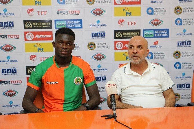 Alanyaspor’da Orta Sahaya Takviye
