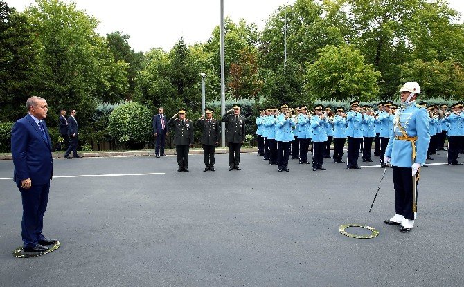 Erdoğan, Genelkurmay Başkanlığını Ziyaret Ediyor