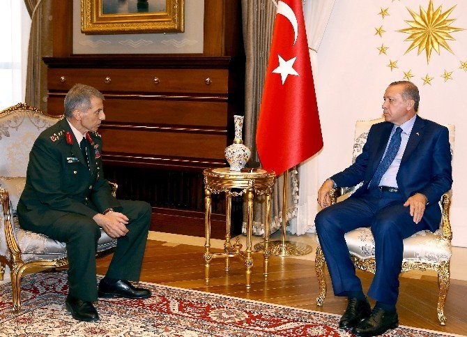 Cumhurbaşkanı Erdoğan, Eski Jandarma Genel Komutanı Mendi’yi Kabul Etti