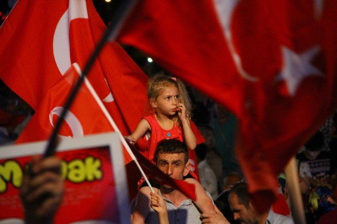Samsun’da Demokrasi Nöbeti Devam Ediyor