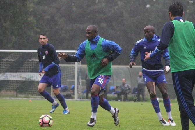 Karabükspor Kamp Çalışmalarına Devam Ediyor