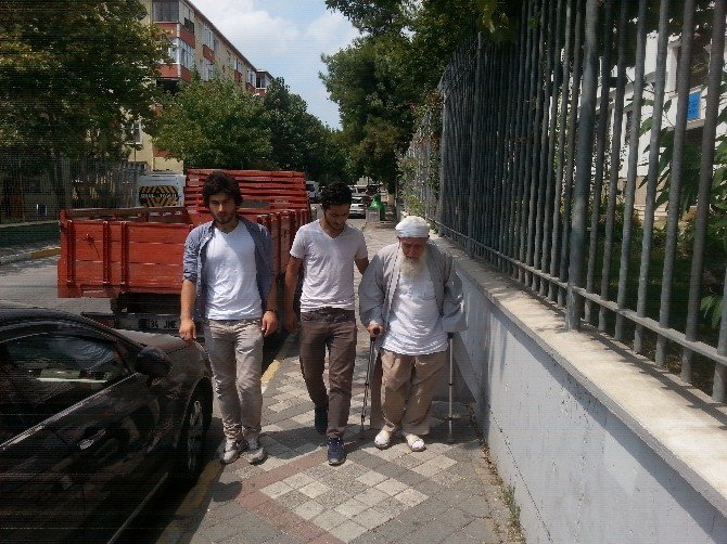 15 Temmuz’da Sakat Bacağına Rağmen Koltuk Değnekleriyle 8 Kilometre Yürüdü