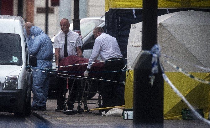 Londra’da Bıçaklı Saldırı: 1 Ölü, 5 Yaralı