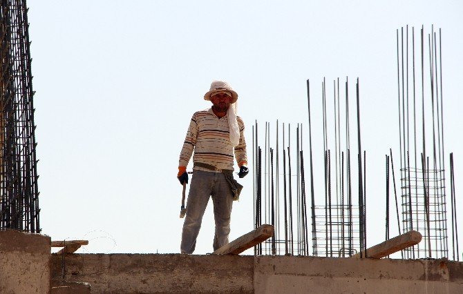 Silopi’de Yakılan Okullarına Yerine Yenileri Yapılıyor