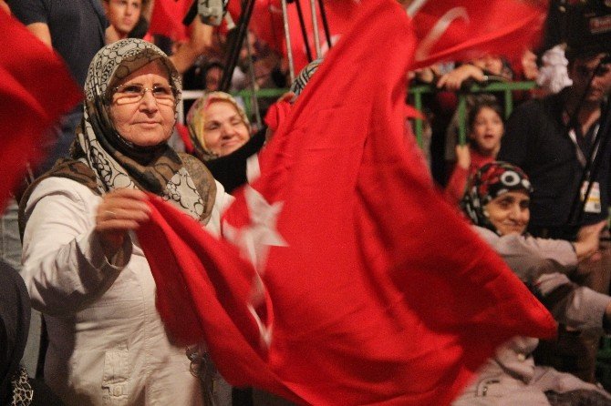 Bakan Özlü Kılıçdaroğlu’nu Yenikapı Mitingine Çağırdı