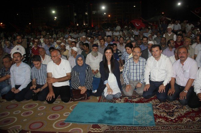 Karaaslan: "Şer Gibi Başlayan O Gecede Ne Hayırlar Gizliymiş"