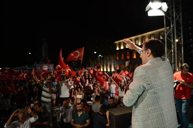 Bakan Tüfenkci Demokrasi Nöbeti’ne Katıldı