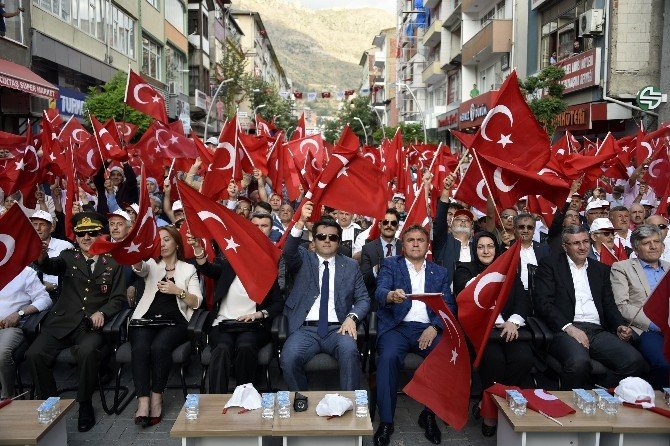 Gümüşhane’de Demokrasi Ve Şehitler Mitingi