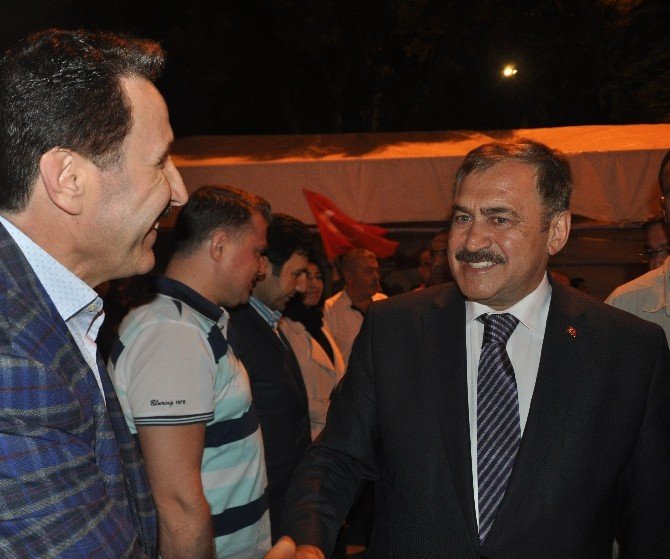 Afyonkarahisar’da ‘Demokrasi Nöbeti’nde Vatandaşlara Seslenen Bakan Eroğlu: