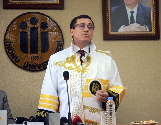 İnönü Üniversitesi’nde Devir Teslim Töreni