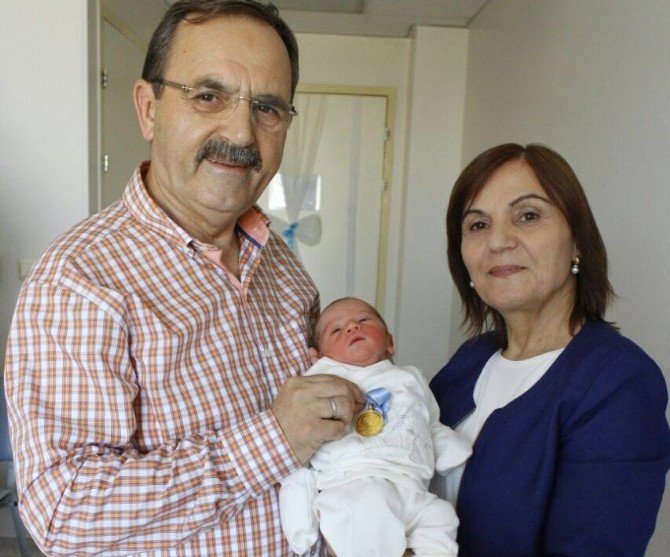 Başkan Şahin Ve Ailesinden Vefa